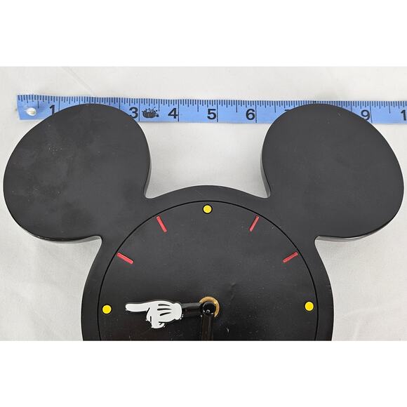 DISNEY PARKS MICKEY MOUSE CUTE CLOCK SIZE 8" x 10" USES SINGLE AA BATTERY - Picture 9 of 9